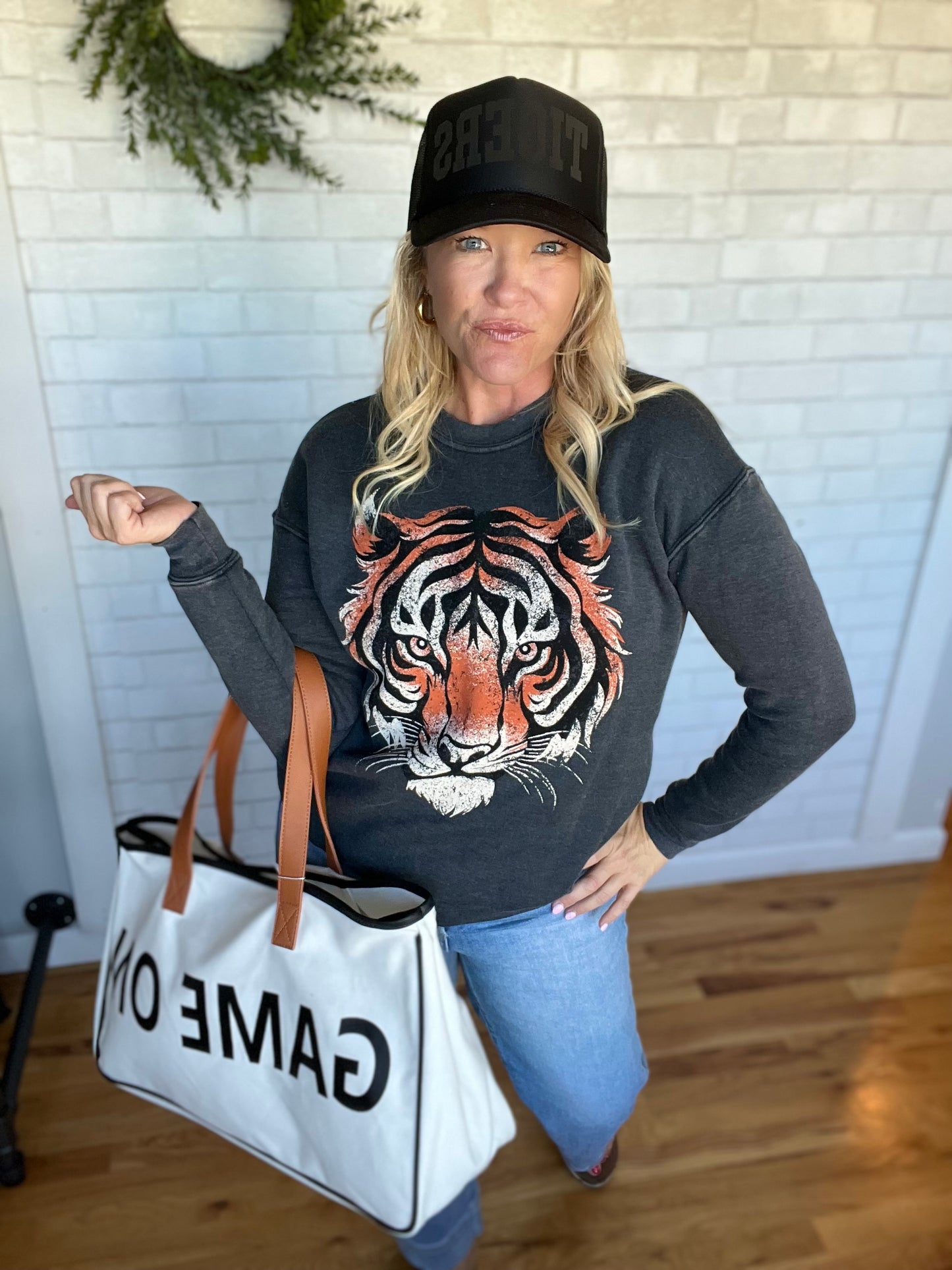 Minera Washed Tiger Sweatshirt - Mineral Black