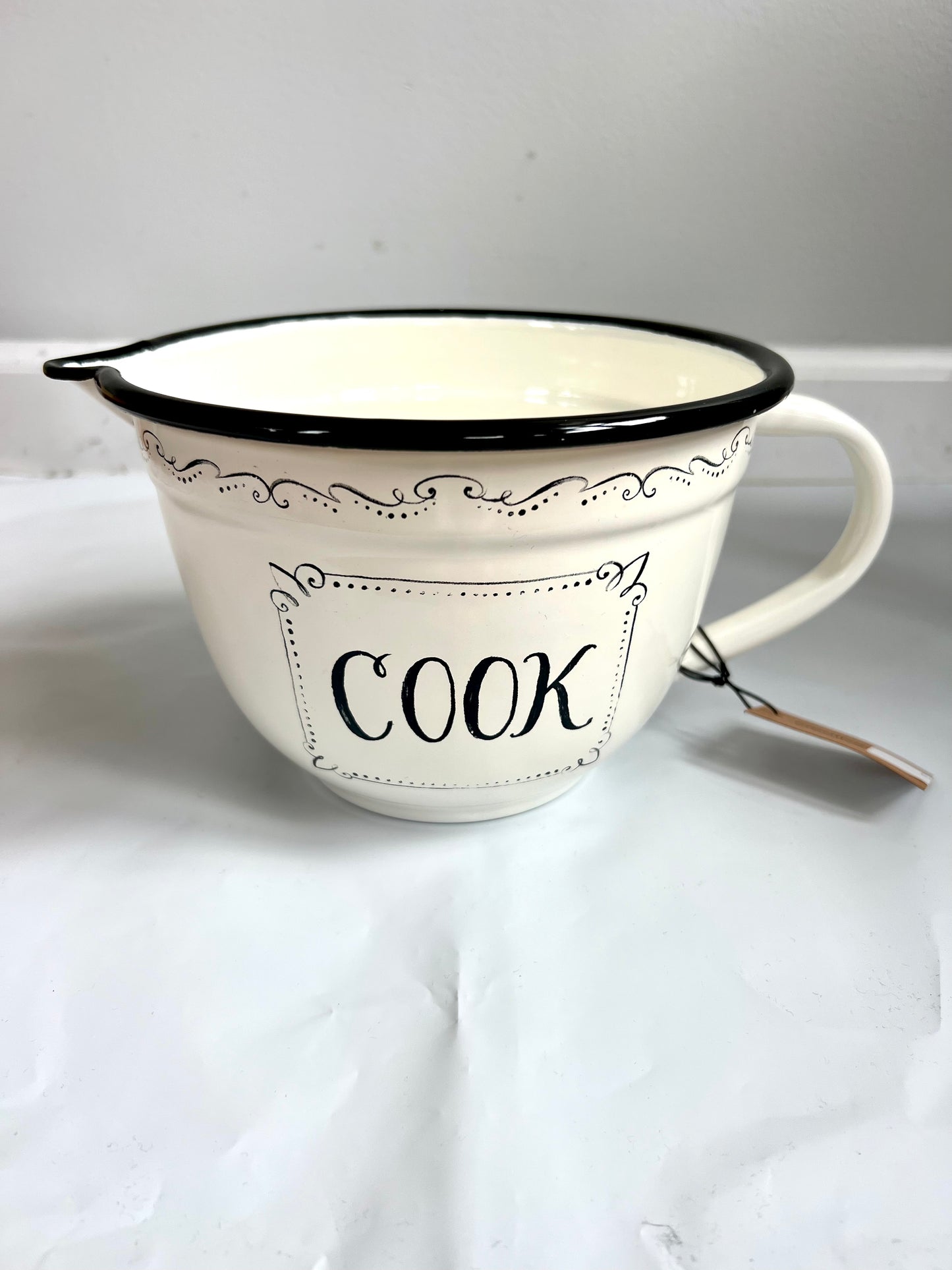 Enameled 2.5 Quart Cup