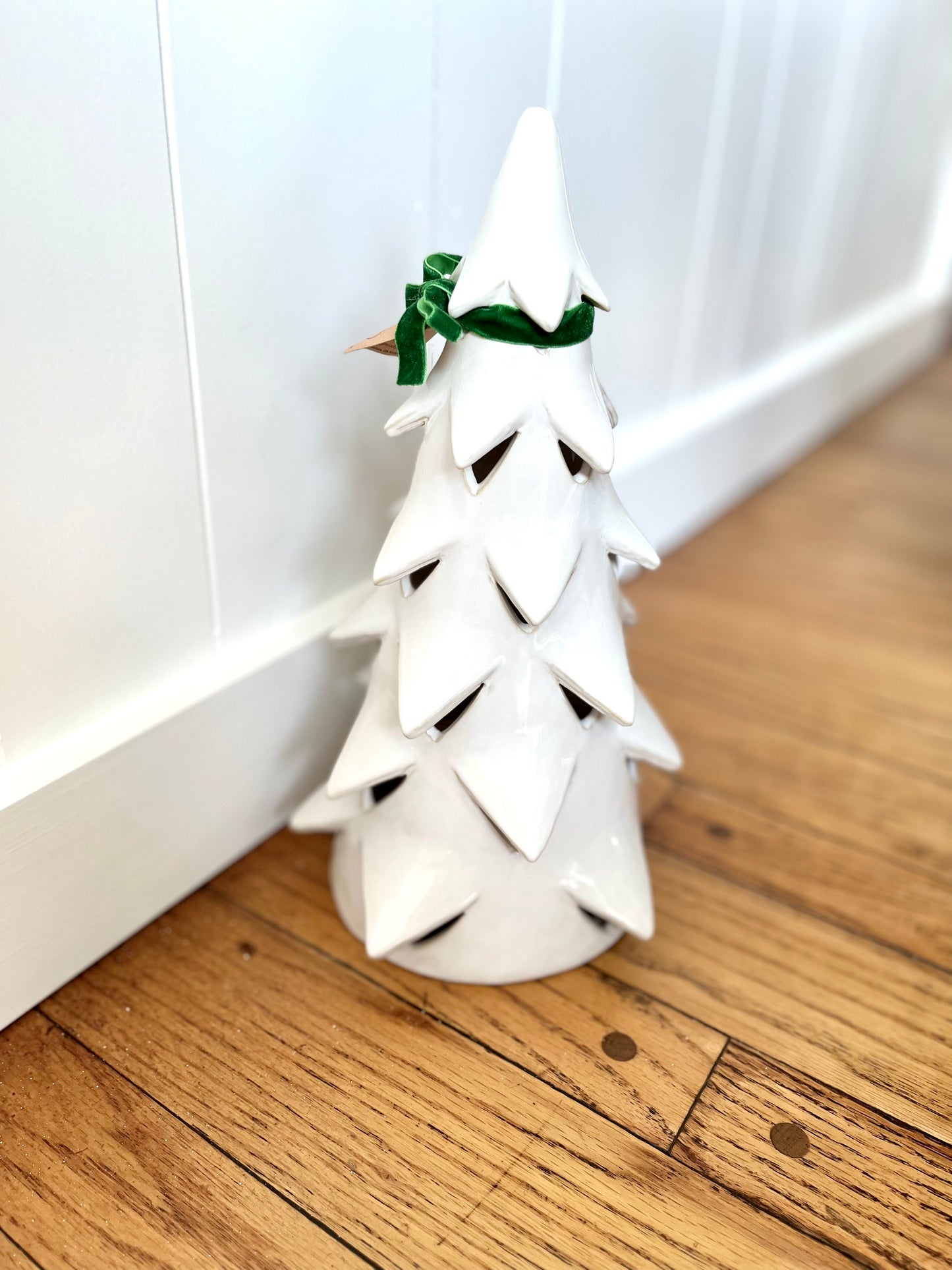 LG White Ceramic Tree