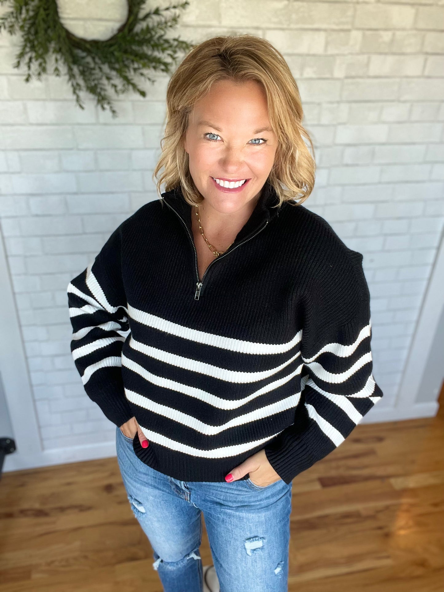 Russell Pullover -Black White