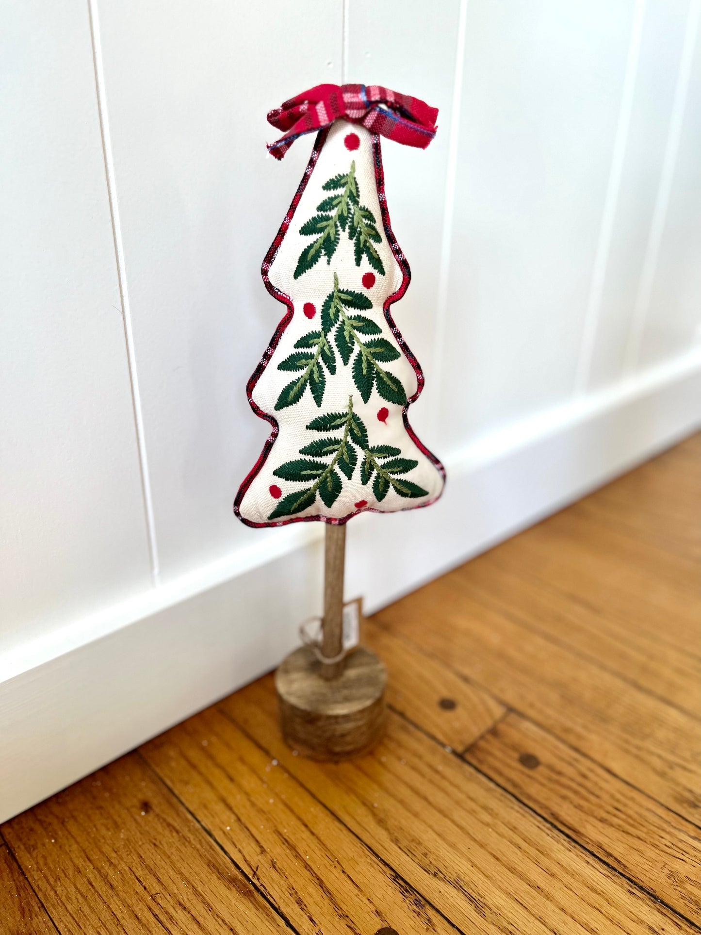 SM Embroidered Tree Decor