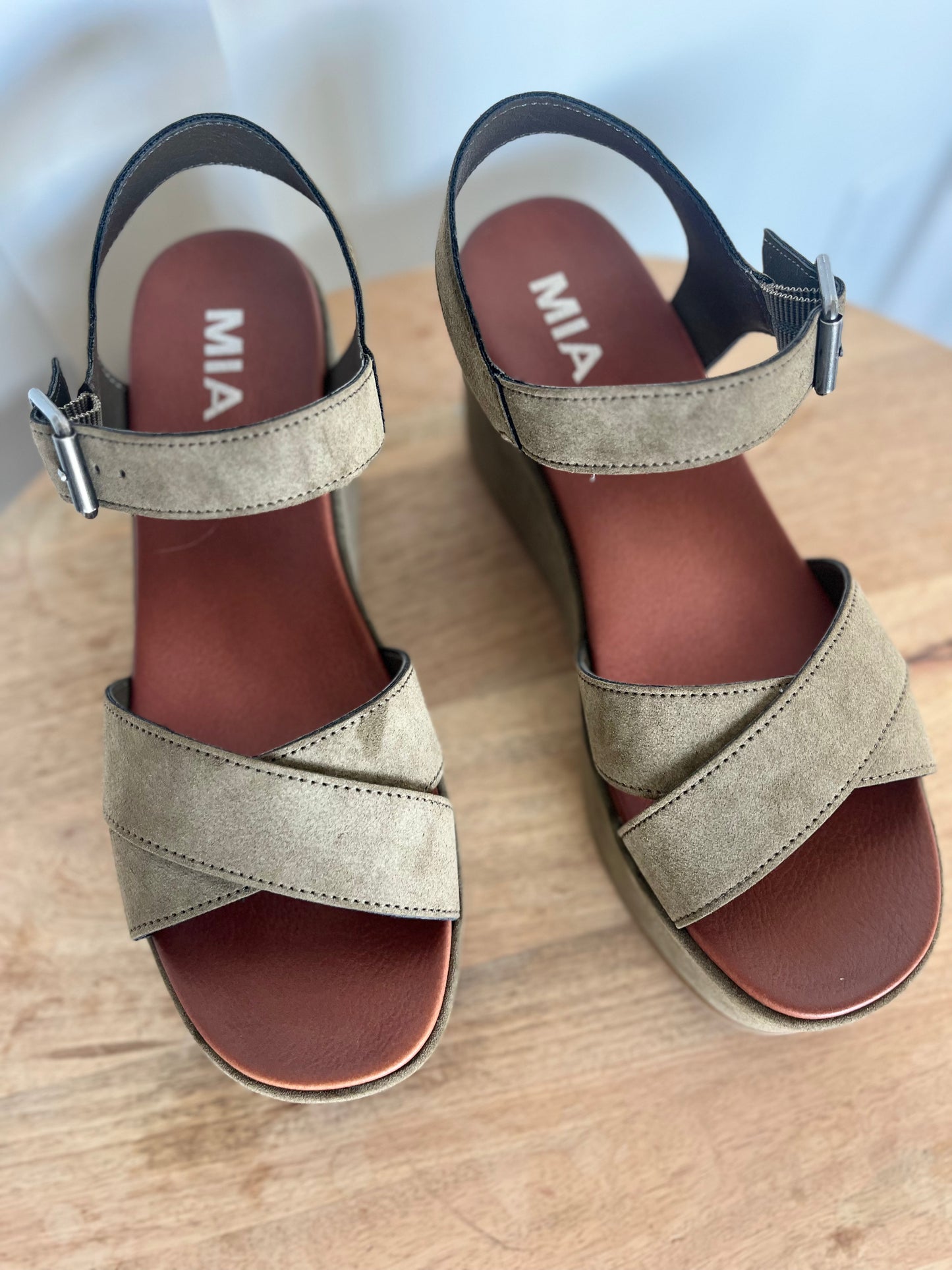 Renay wedge By Mia