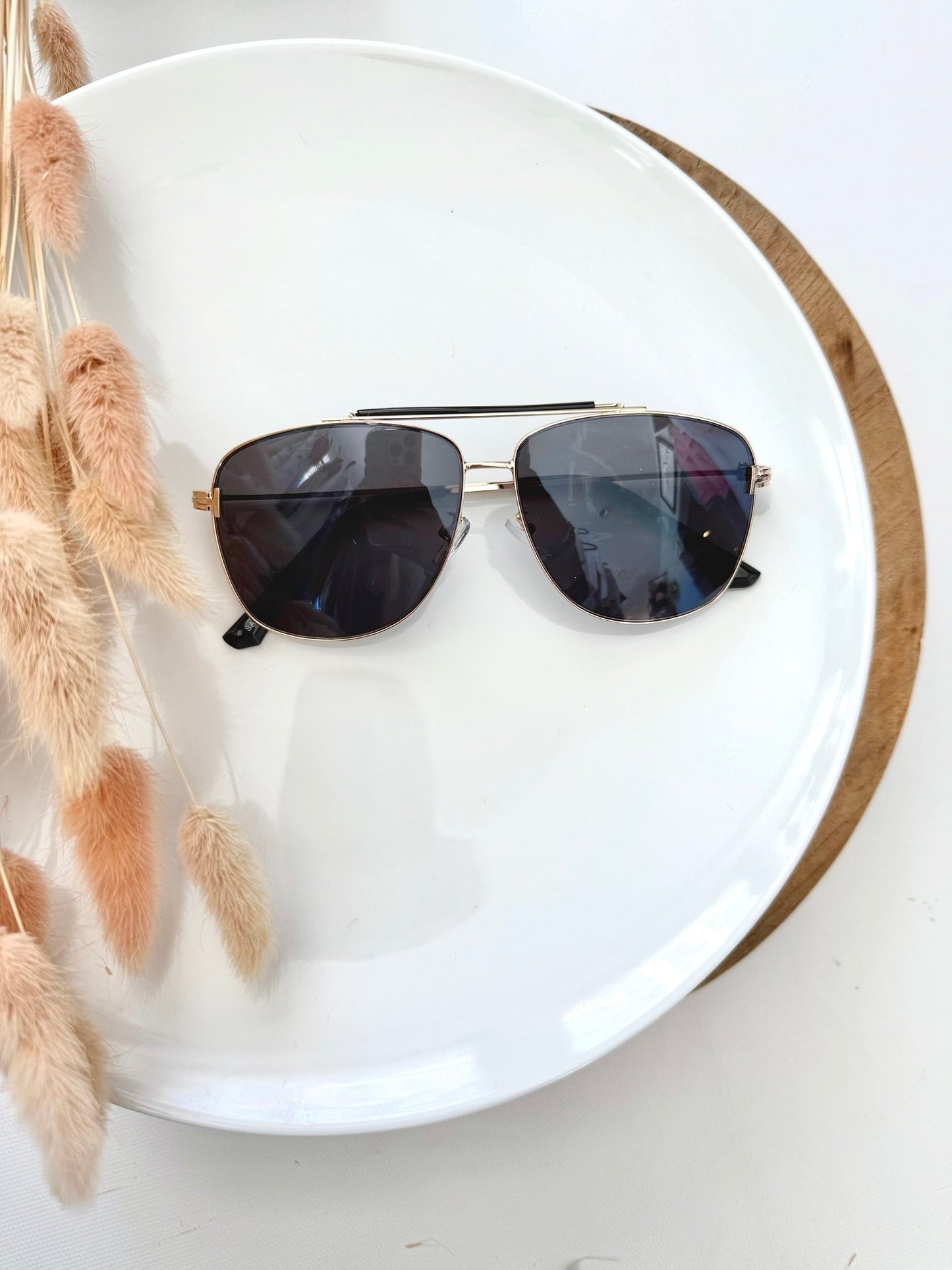 Hold My Frame Aviator Sunglasses - A Bushel & A Peck