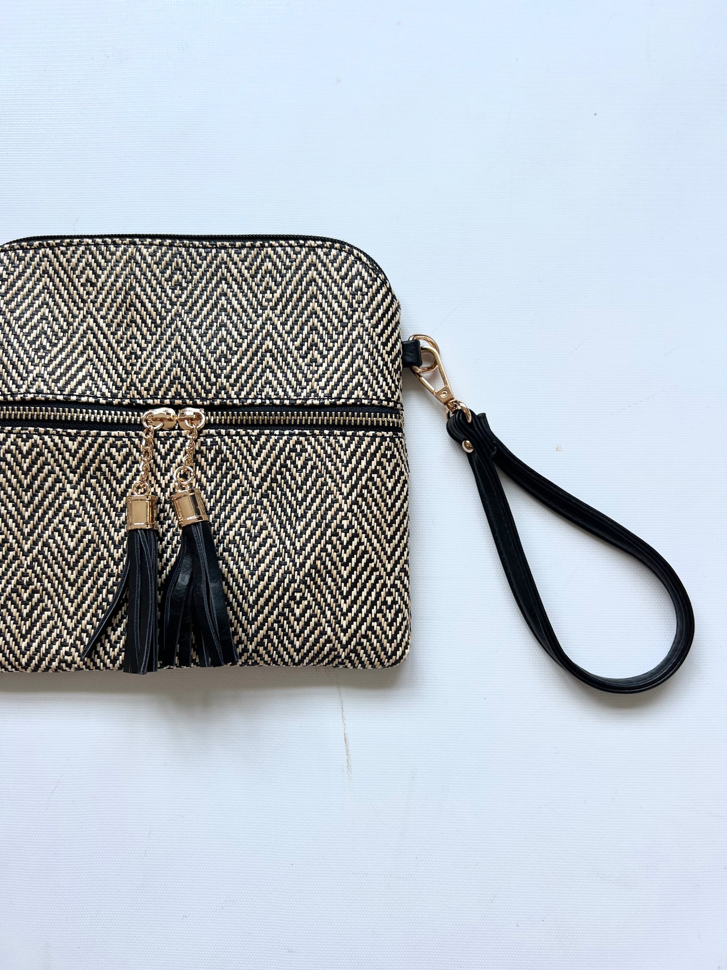 Tara Arrowhead Crossbody - Black/Tan