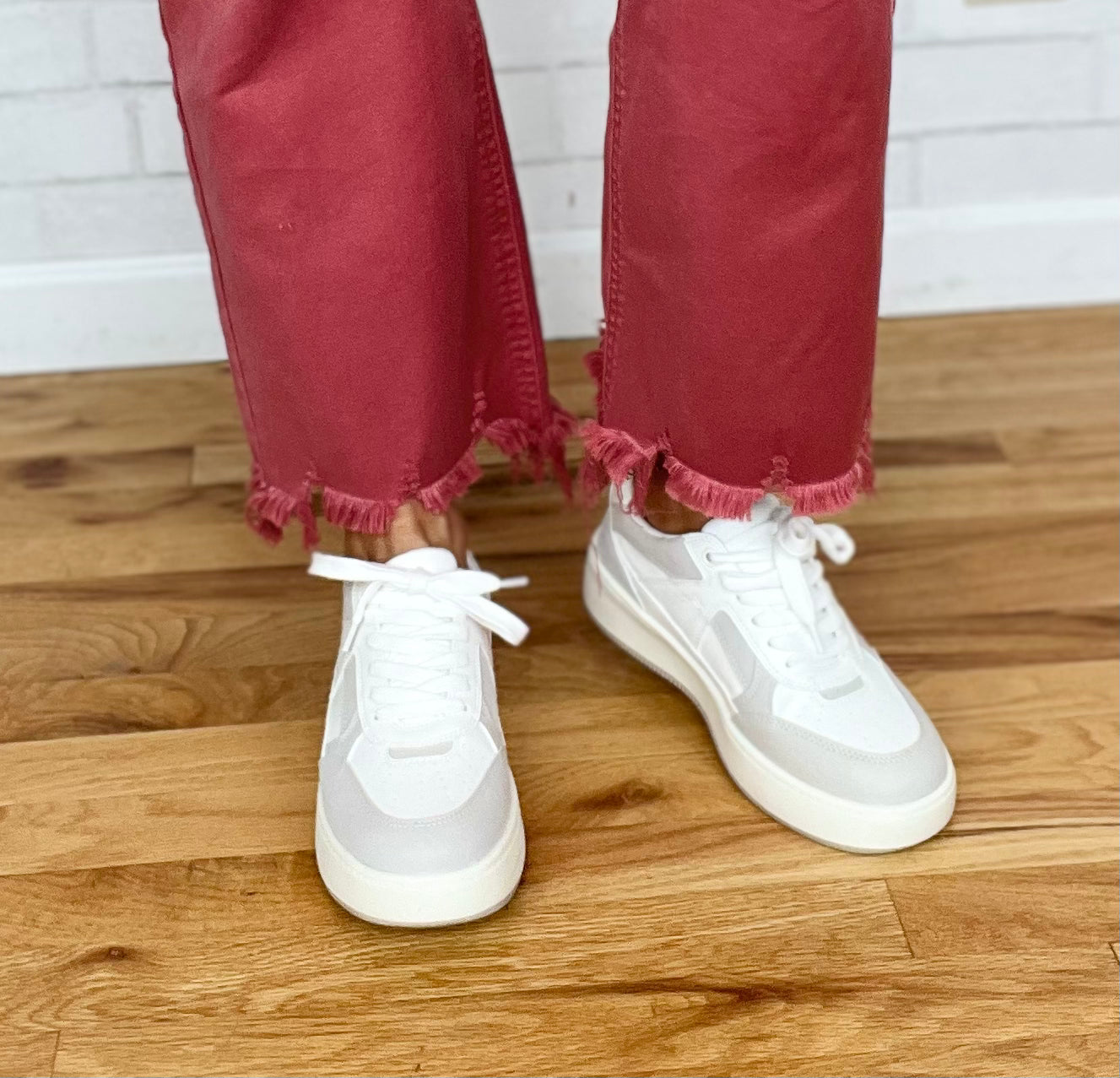 Mia Malbru Kick