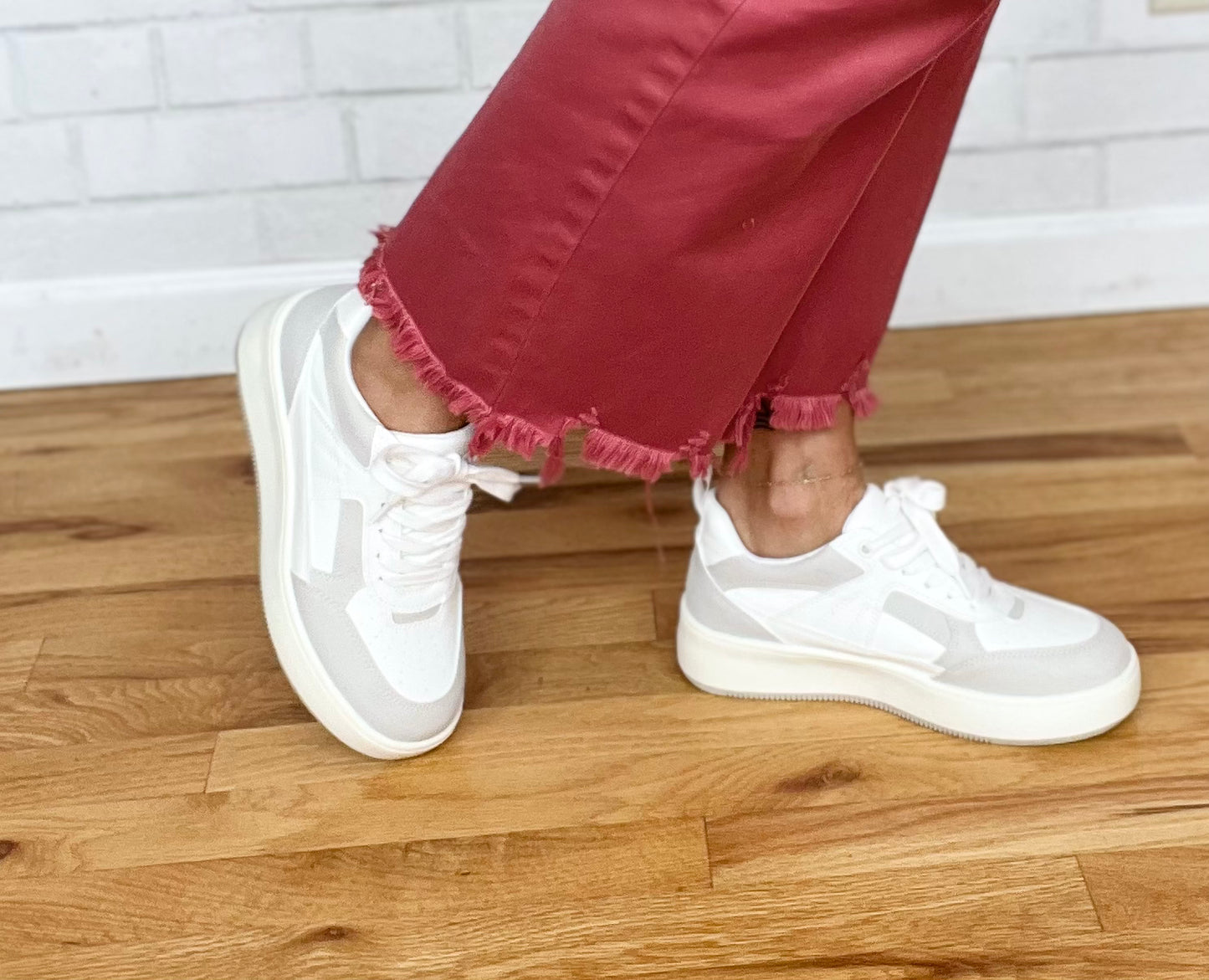 Mia Malbru Kick