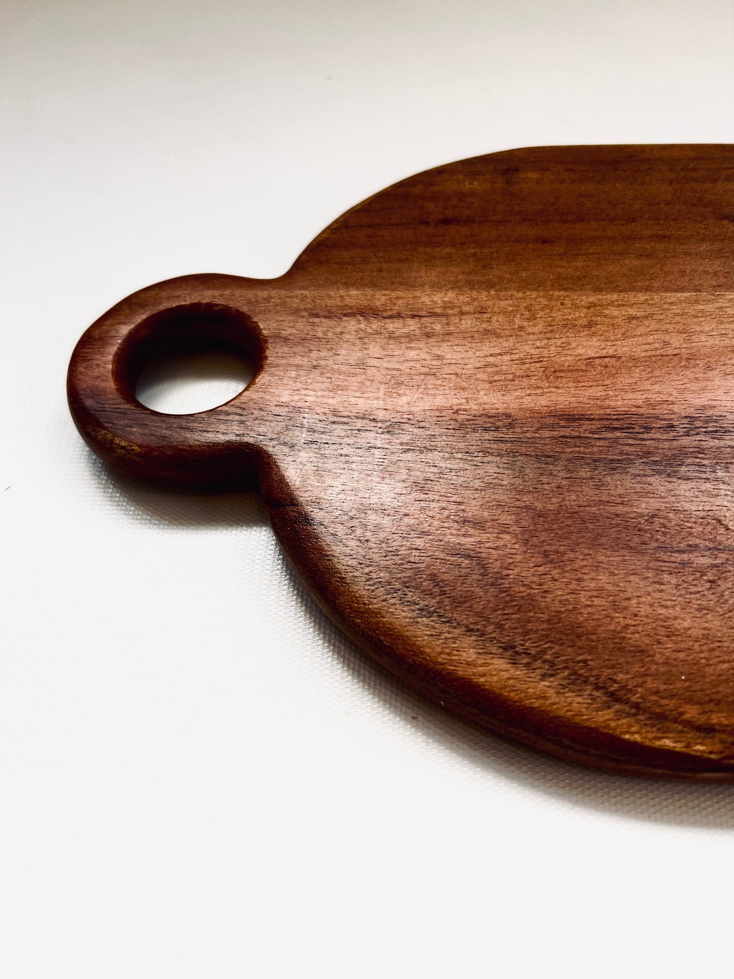 Acacia Wood Cheese/Cutting Board with Handle