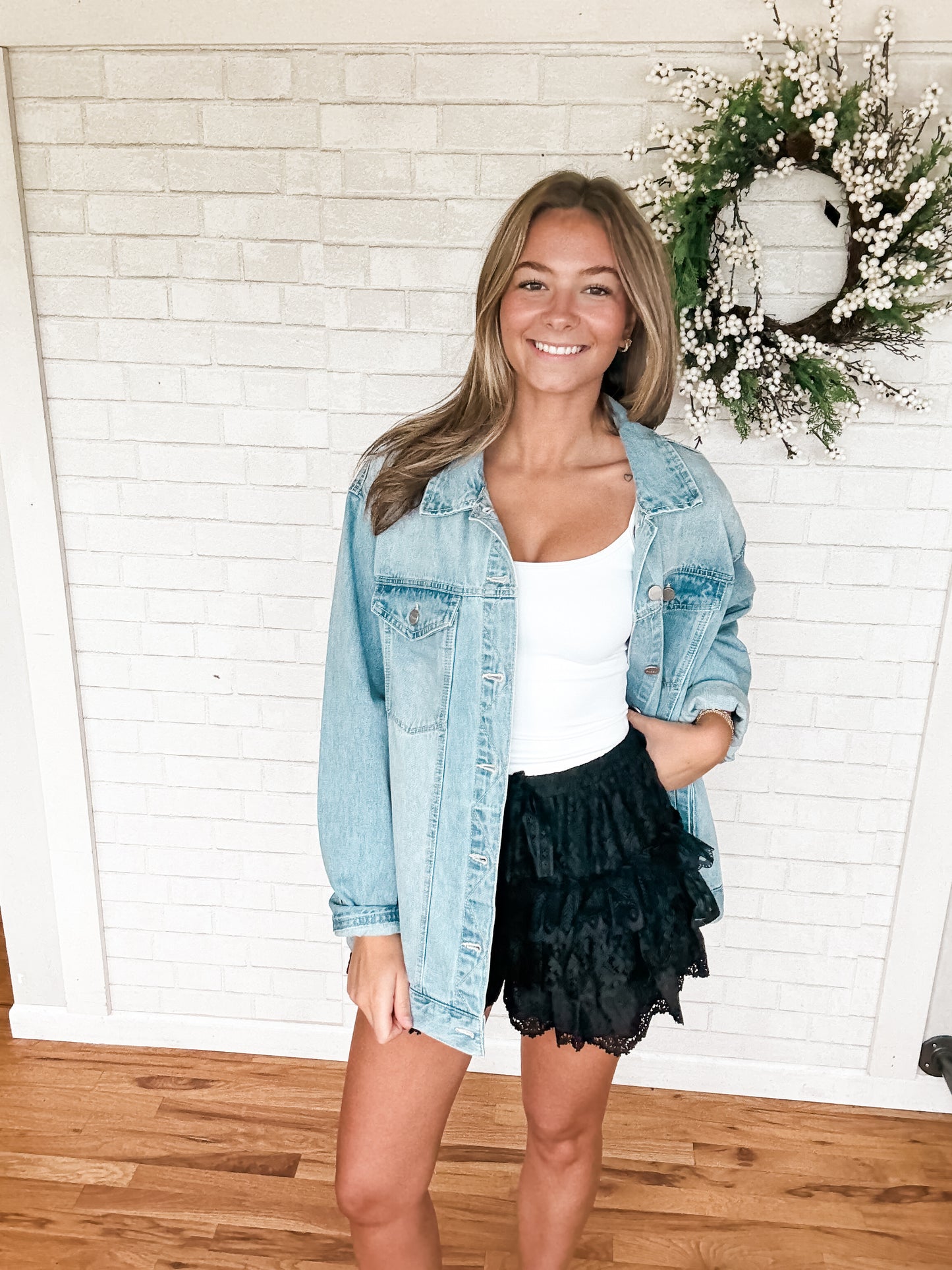 Flirty Lace Short - Black