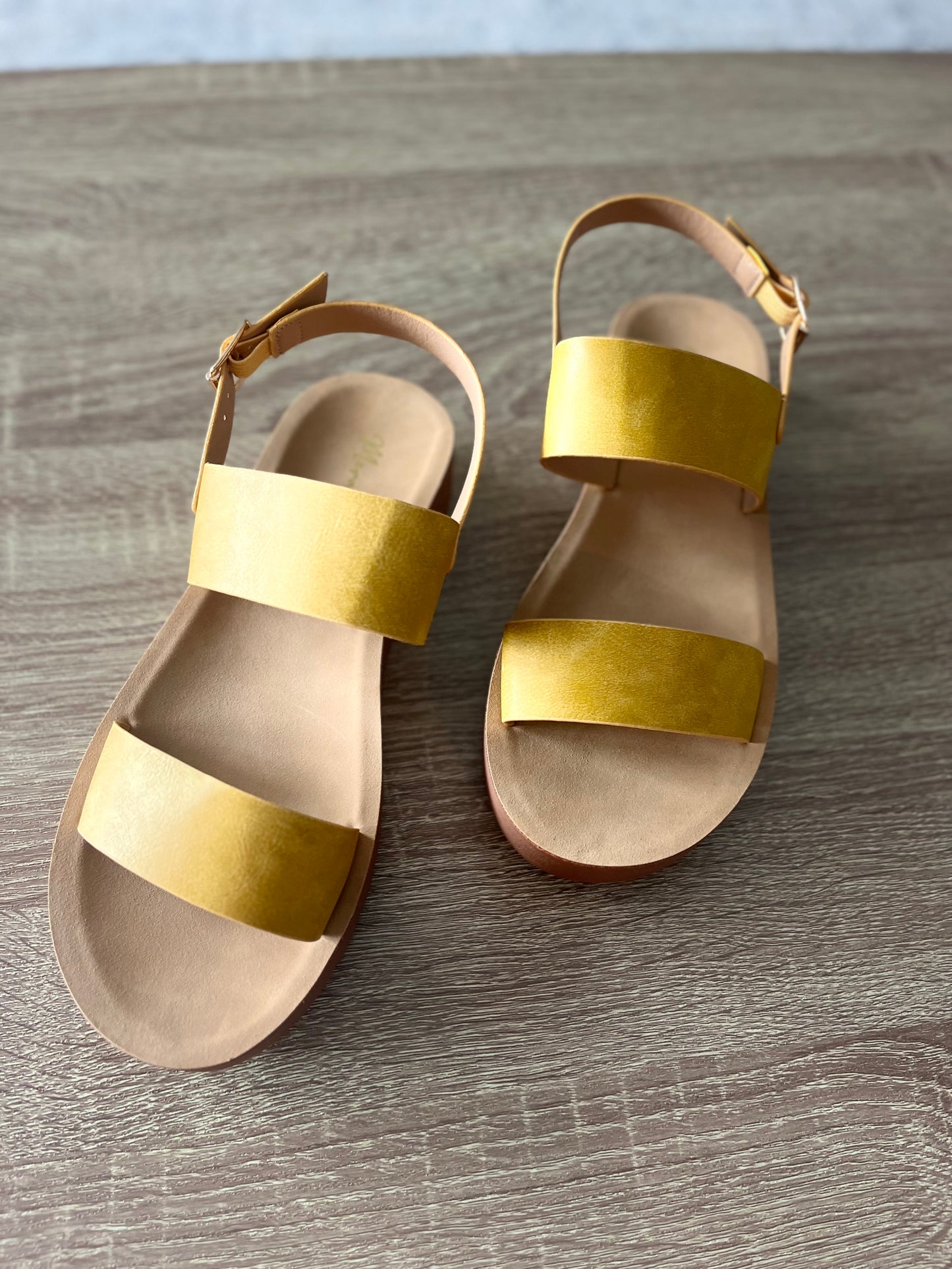 Vera Sandal