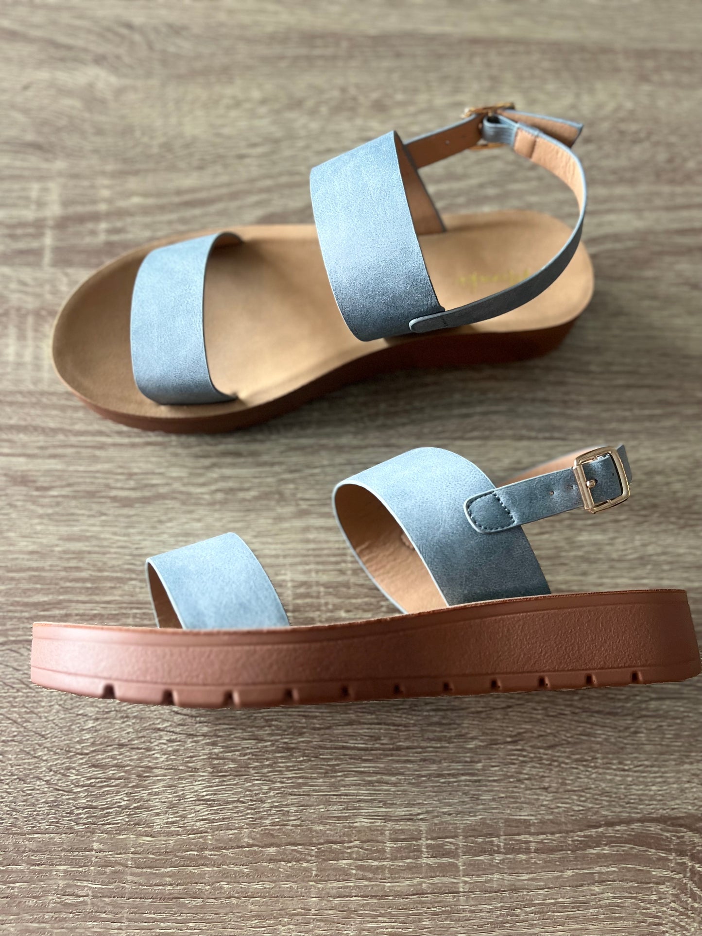 Vera Sandal