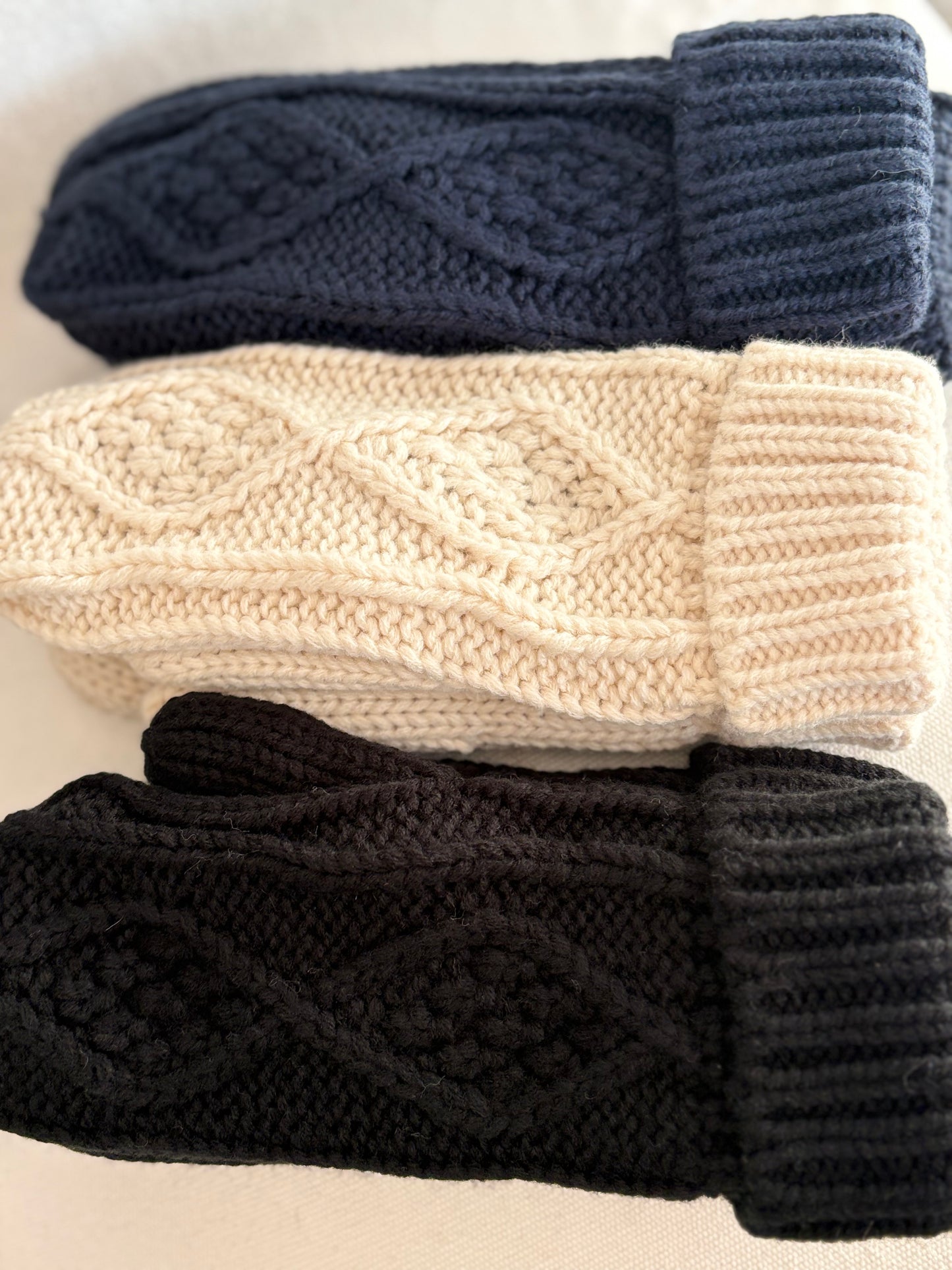 Solid Cable Knit Mittens
