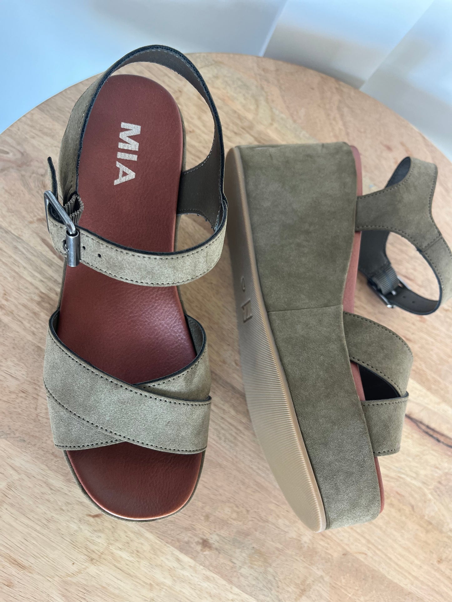 Renay wedge By Mia