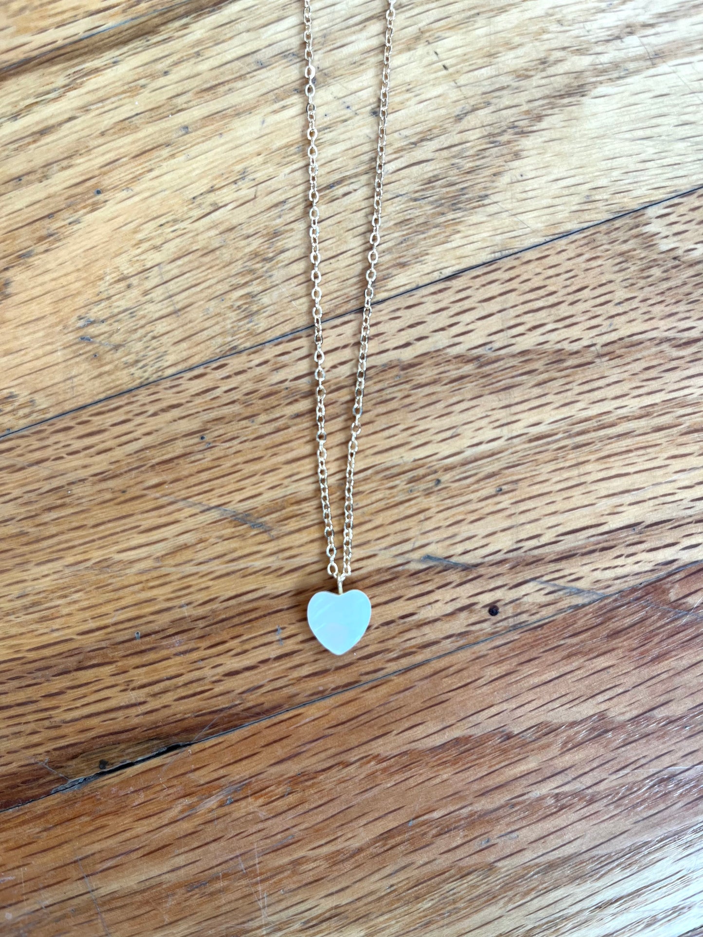 Small gold link chain w/white pearl heart