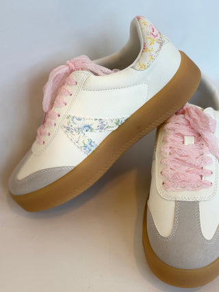 Axel Sneaker - A Bushel & A Peck