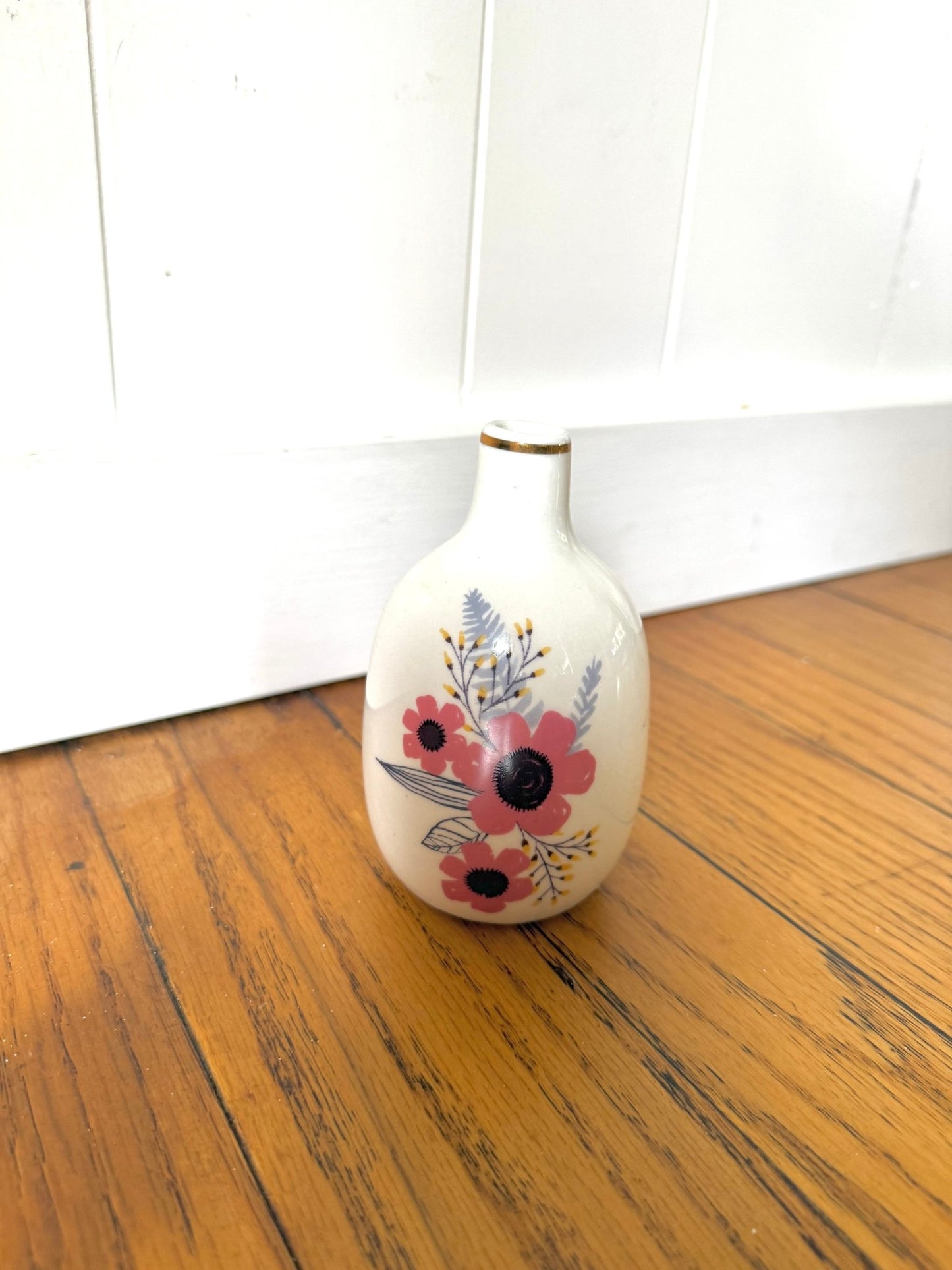 Berries and Florals Vase - A Bushel & A Peck