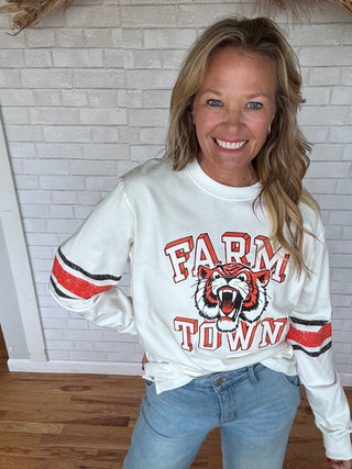 Farmtown T Long Sleeve - A Bushel & A Peck