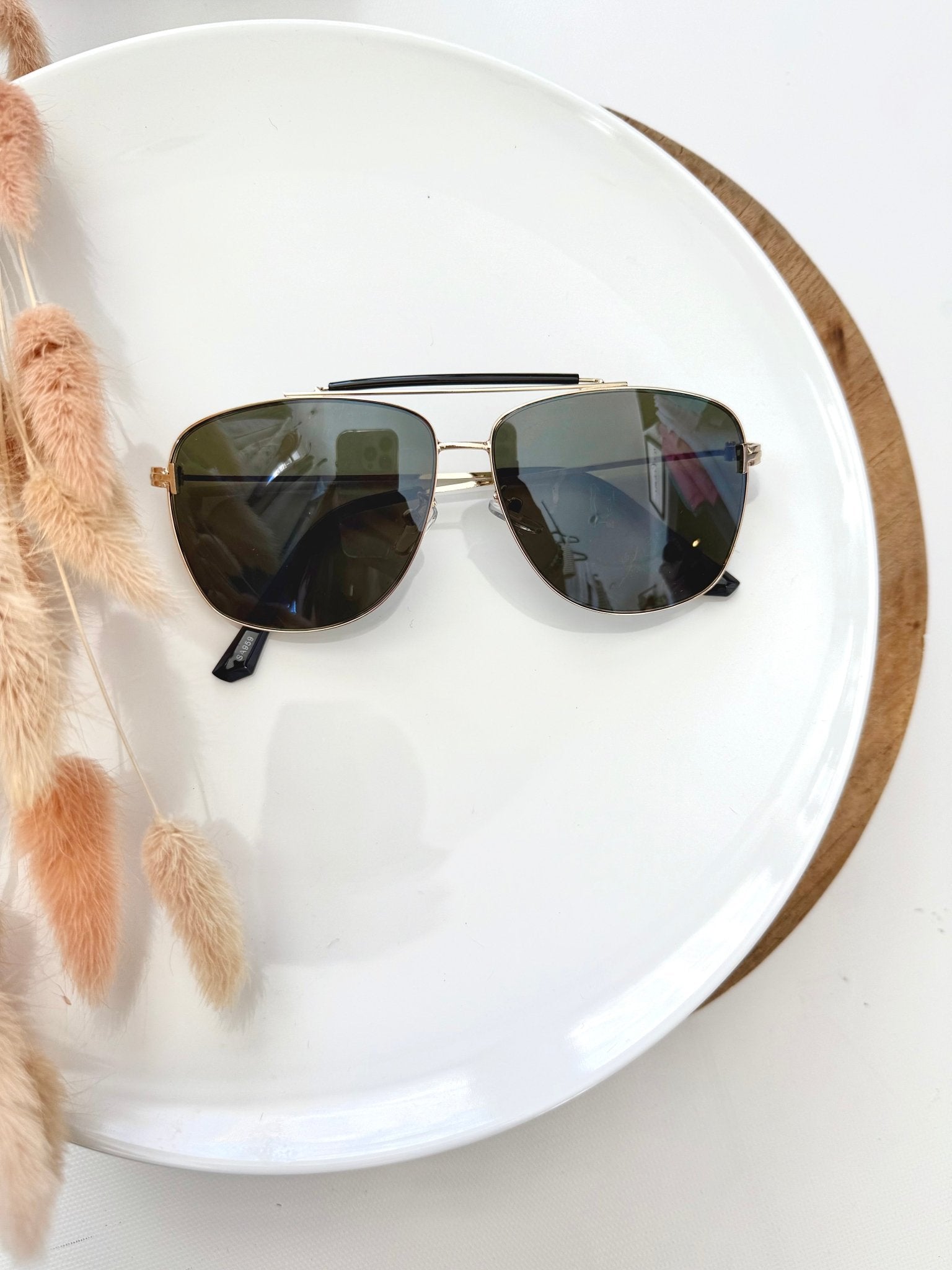 Hold My Frame Aviator Sunglasses - A Bushel & A Peck